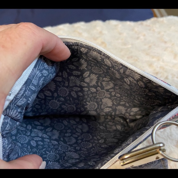 LOT 3 Tote/Zipper Wristlet & Coin Pouch (2/$20) - Picture 10 of 10